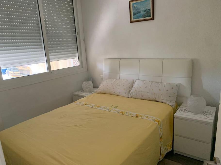 Апартаменты Apartamento En Carihuela Торремолинос Экстерьер фото