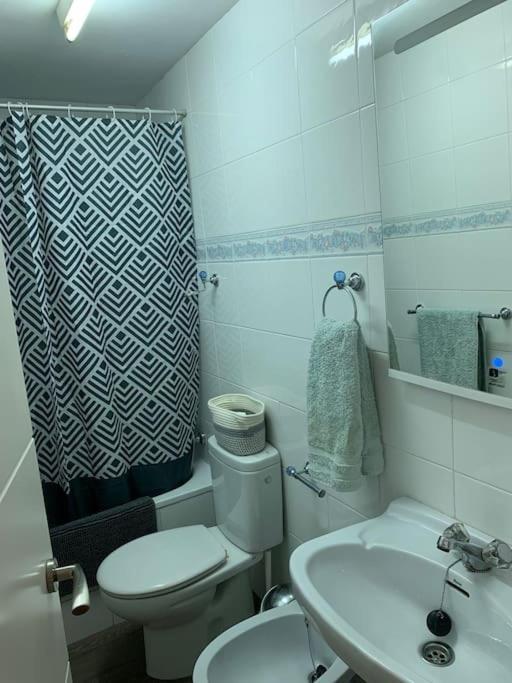 Апартаменты Apartamento En Carihuela Торремолинос Экстерьер фото